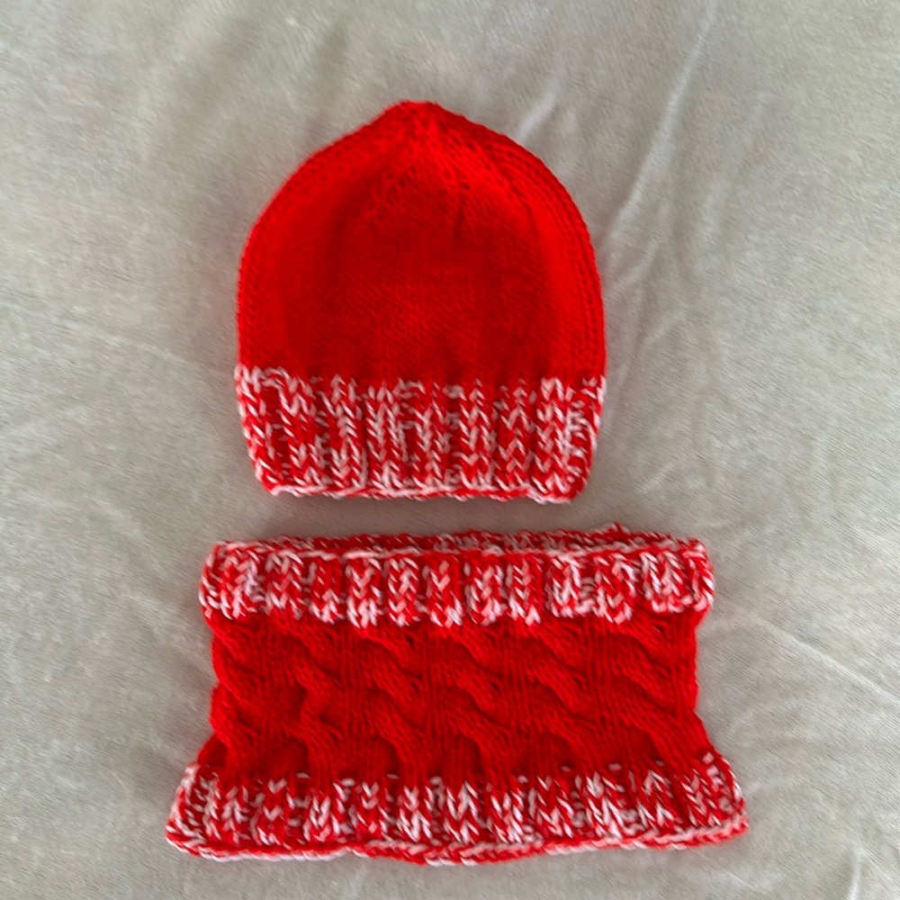 Hand-knit beanie and cowl set